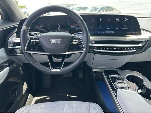 Crystal White Tricoat 2024 Cadillac LYRIQ Luxury
