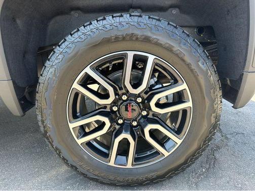 Summit White 2026 GMC Sierra 1500 AT4