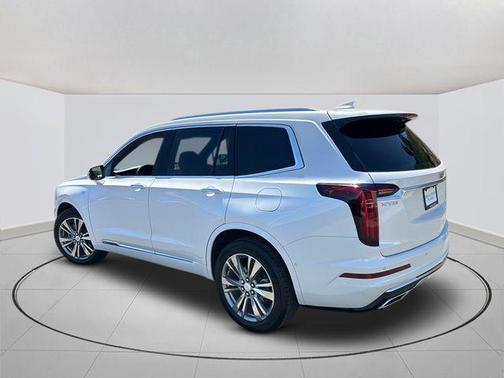 Crystal White Tricoat 2025 Cadillac XT6 Premium Luxury FWD