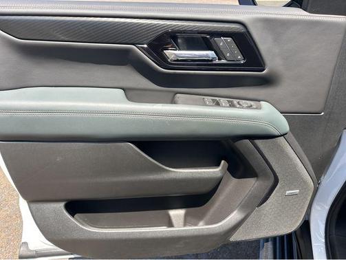Summit White 2026 GMC Yukon AT4