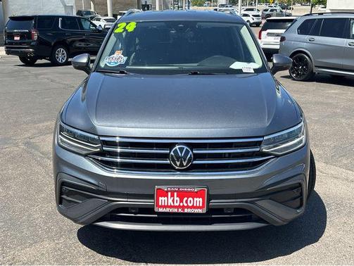 Gray 2024 Volkswagen Tiguan 2.0T SE