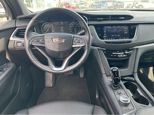Emerald Lake Metallic 2024 Cadillac XT6 Luxury FWD