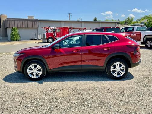 2025 Chevrolet Trax LS