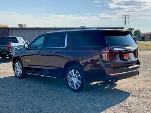 2023 Chevrolet Suburban 4WD High Country
