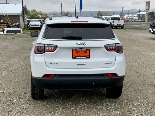 Bright White Clearcoat 2022 Jeep Compass Latitude
