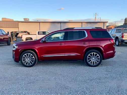 2023 GMC Acadia Denali