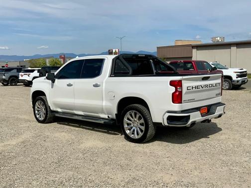 WHI/White 2021 Chevrolet Silverado 1500 High Country