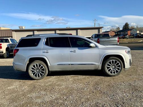 2020 GMC Acadia Denali