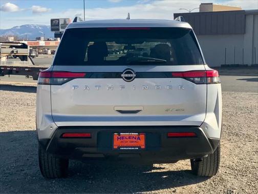 2022 Nissan Pathfinder SV 4WD