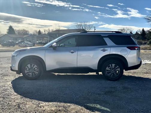 2022 Nissan Pathfinder SV 4WD
