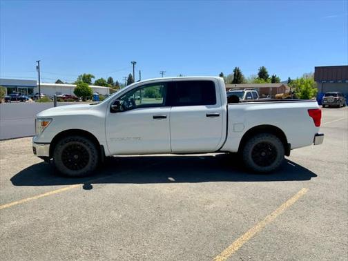 2019 Nissan Titan SV