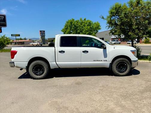 2019 Nissan Titan SV
