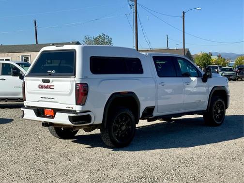 2024 GMC Sierra 2500 AT4