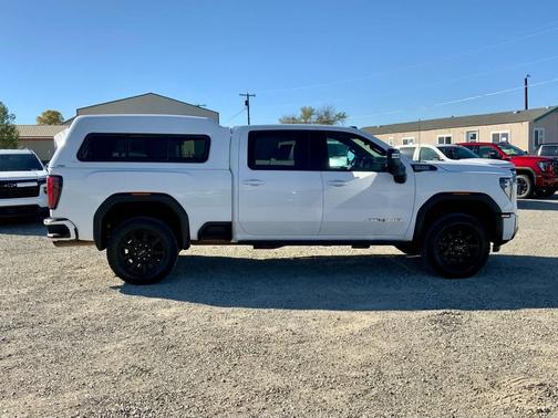 2024 GMC Sierra 2500 AT4