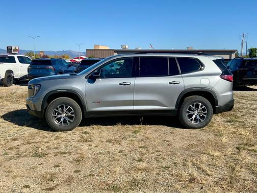 2026 GMC Acadia AWD AT4