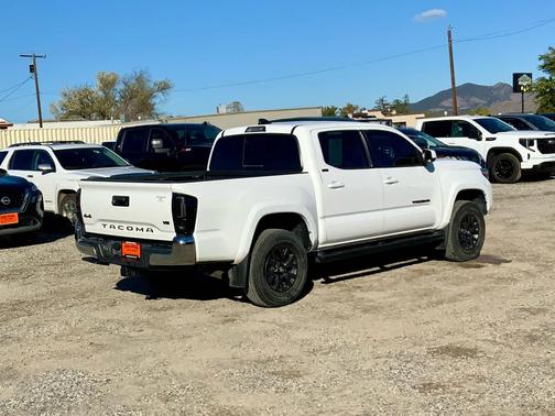 Ice Cap 2023 Toyota Tacoma SR5