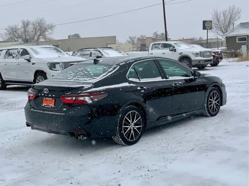 2024 Toyota Camry SE