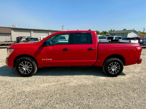 2022 Nissan Titan SV