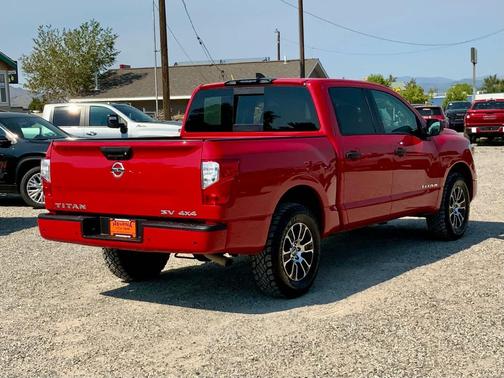 2022 Nissan Titan SV