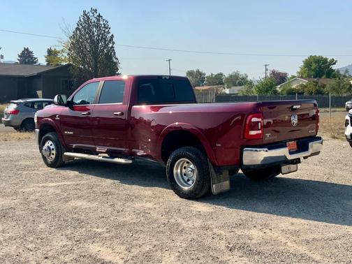 2022 RAM 3500 Laramie Crew Cab 4x4 8' Box