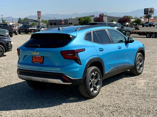 2025 Chevrolet Trax LT