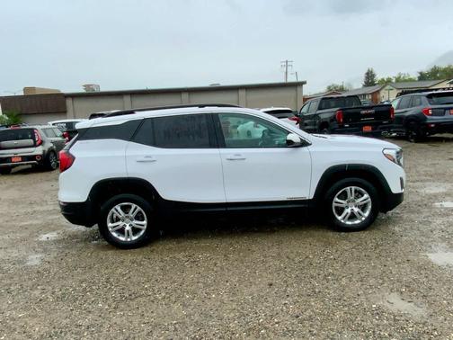 Summit White 2018 GMC Terrain SLE