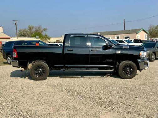 2022 RAM 2500 Tradesman Crew Cab 4x4 6'4' Box
