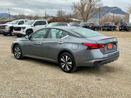 2022 Nissan Altima 2.5 SV