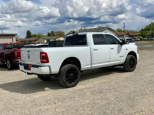 Bright White Clearcoat 2024 RAM 2500 Laramie Crew Cab 4x4 6'4' Box