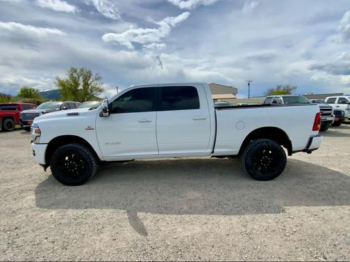 Bright White Clearcoat 2024 RAM 2500 Laramie Crew Cab 4x4 6'4' Box