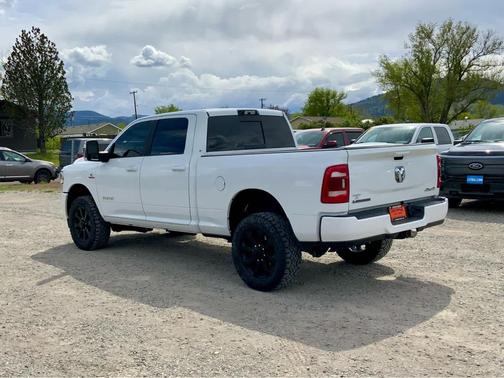Bright White Clearcoat 2024 RAM 2500 Laramie Crew Cab 4x4 6'4' Box