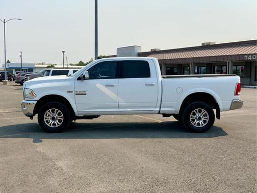 2018 RAM 2500 Laramie Crew Cab 4x4 6'4' Box