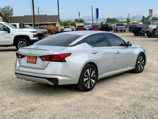 2022 Nissan Altima 2.5 SV