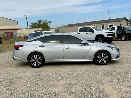 2022 Nissan Altima 2.5 SV