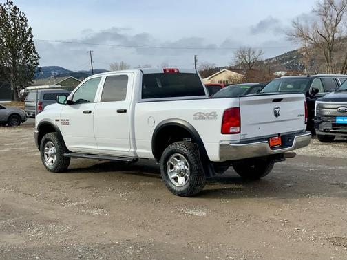 2018 RAM 2500 Tradesman Crew Cab 4x4 6'4' Box