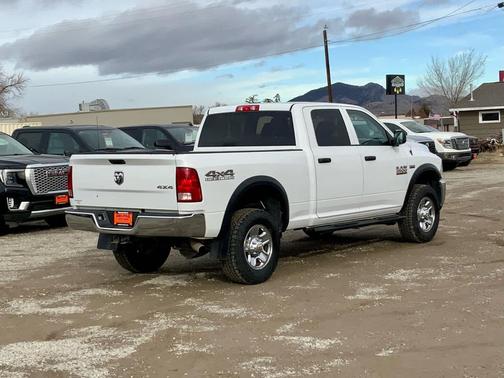 2018 RAM 2500 Tradesman Crew Cab 4x4 6'4' Box
