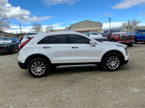 Crystal White Tricoat 2021 Cadillac XT4 Premium Luxury