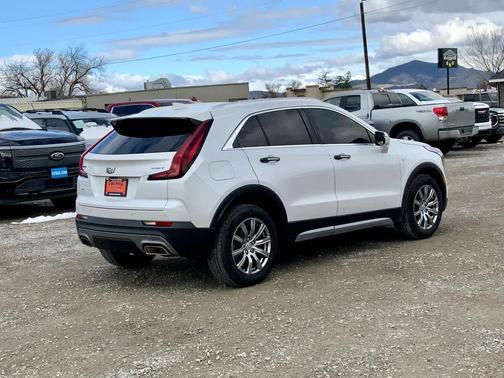 Crystal White Tricoat 2021 Cadillac XT4 Premium Luxury