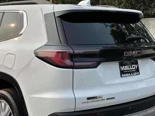 2024 GMC Acadia AWD Elevation