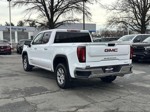 2025 GMC Sierra 1500 SLT