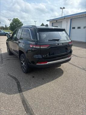 2023 Jeep Grand Cherokee Limited X