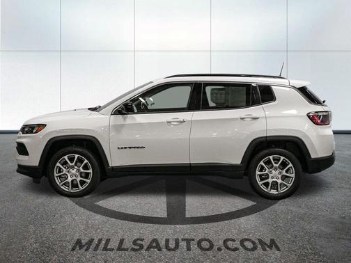 2022 Jeep Compass Latitude Lux