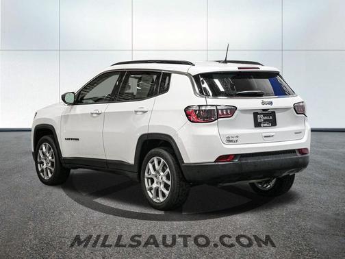 2022 Jeep Compass Latitude Lux