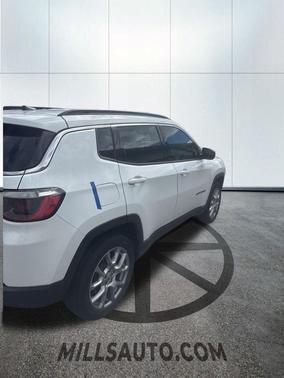 2022 Jeep Compass Latitude Lux
