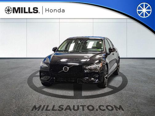 2024 Volvo S60 B5 Plus Dark Theme