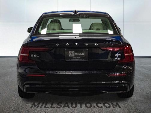 2024 Volvo S60 B5 Plus Dark Theme