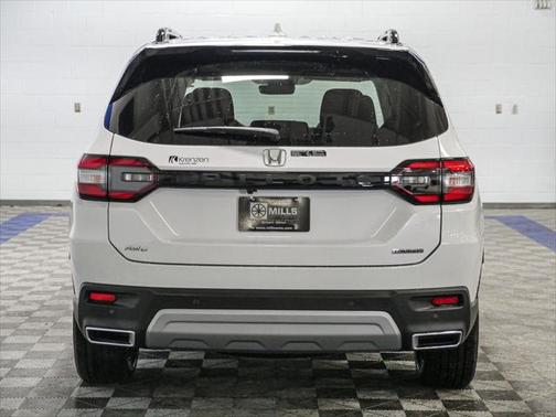 2025 Honda Pilot Touring 8-Passenger