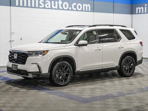 2025 Honda Pilot Touring 8-Passenger