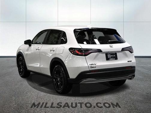 Platinum White Pearl 2026 Honda HR-V AWD Sport