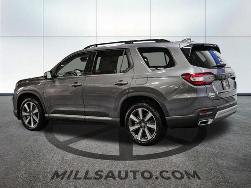 2025 Honda Pilot Touring 8-Passenger